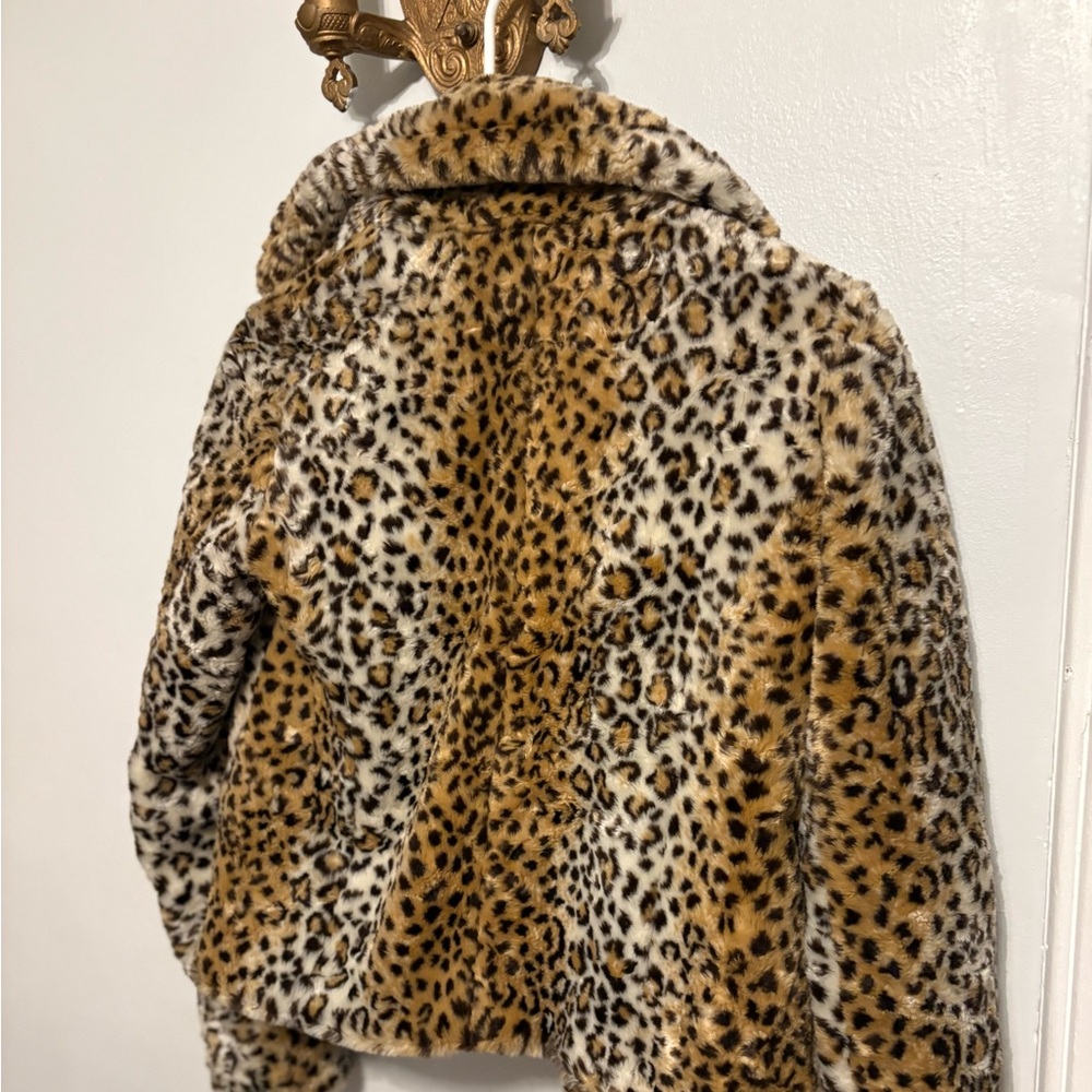 Leopard faux Jacket!